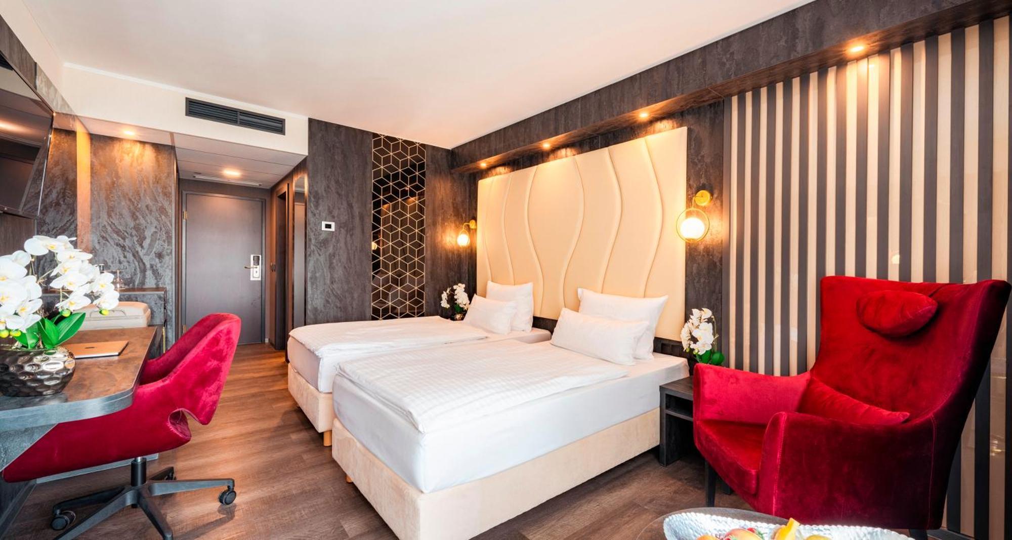 Plaza Hotel Bruchsal Buitenkant foto